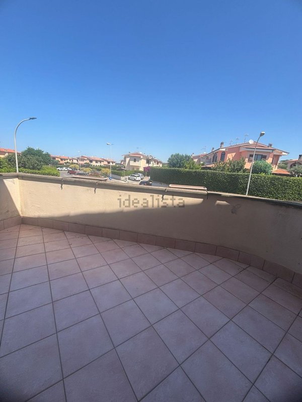 appartamento in vendita a Pomezia in zona Torvaianica Alta