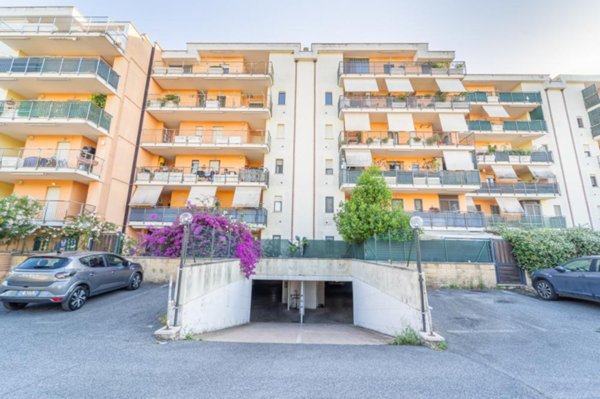 appartamento in vendita a Pomezia in zona Santa Palomba