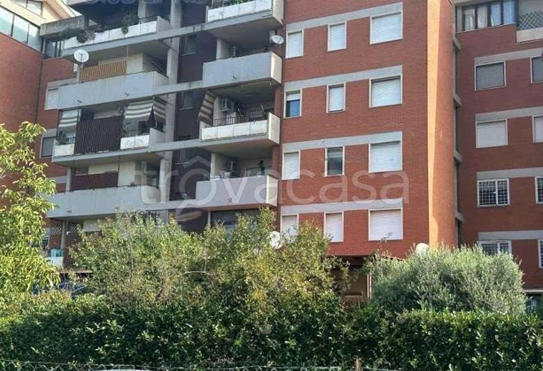 appartamento in vendita a Pomezia in zona Santa Palomba