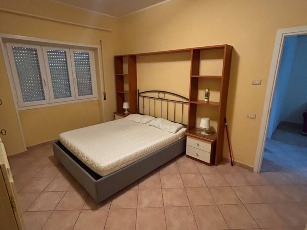 intera palazzina in vendita a Pomezia in zona Torvaianica