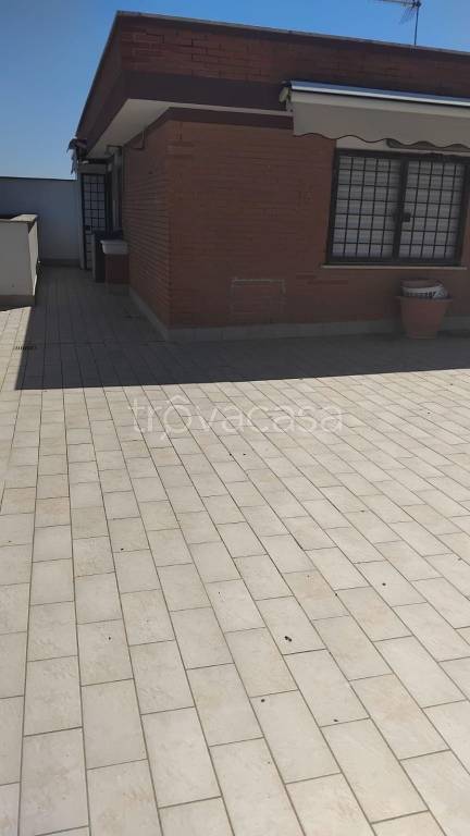 appartamento in vendita a Pomezia in zona Torvaianica