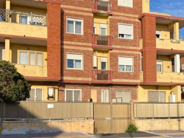 intera palazzina in vendita a Pomezia in zona Torvaianica