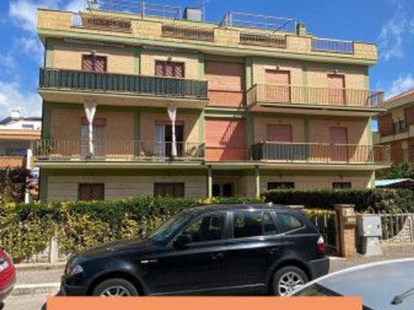 appartamento in vendita a Pomezia in zona Torvaianica