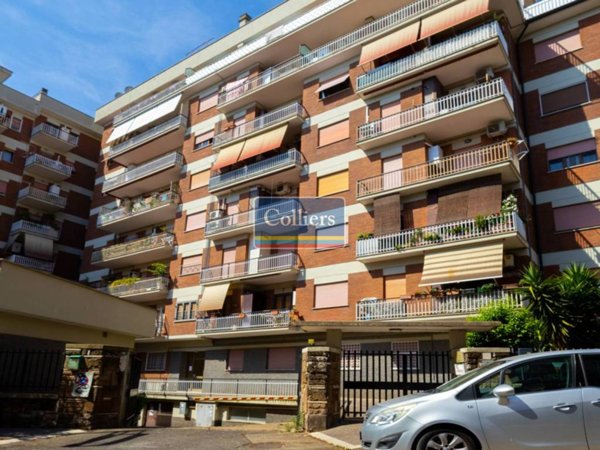 appartamento in vendita a Pomezia in zona Castagnetta