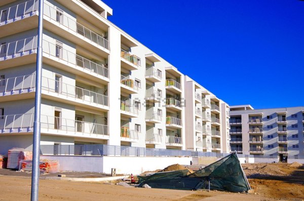 appartamento in vendita a Pomezia in zona Pratica di Mare