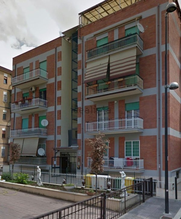 appartamento in vendita a Pomezia in zona Castagnetta