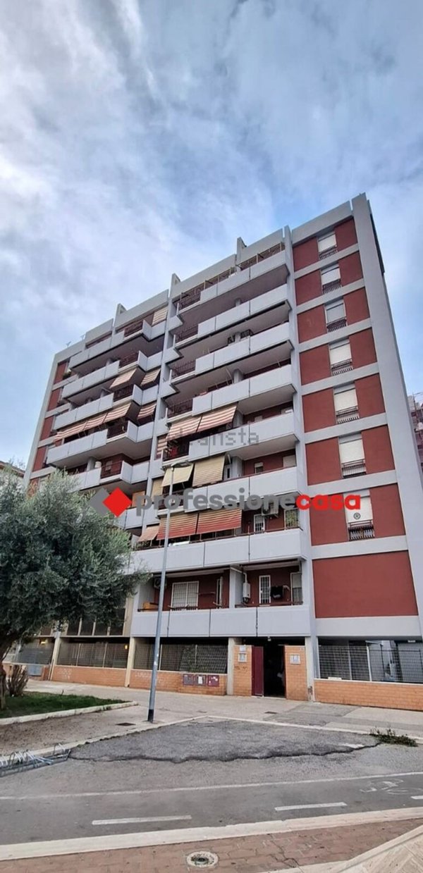 appartamento in vendita a Pomezia in zona Castagnetta