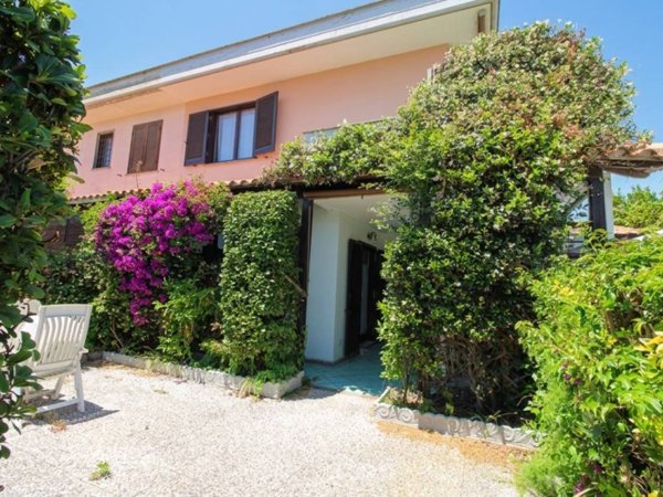 casa indipendente in vendita a Pomezia