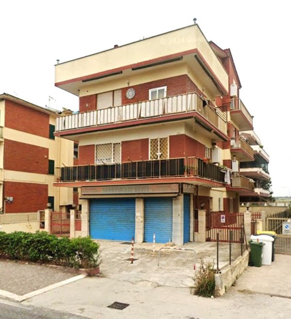appartamento in vendita a Pomezia in zona Torvaianica