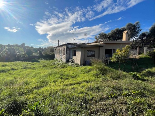terreno agricolo in vendita a Pomezia in zona Santa Procula