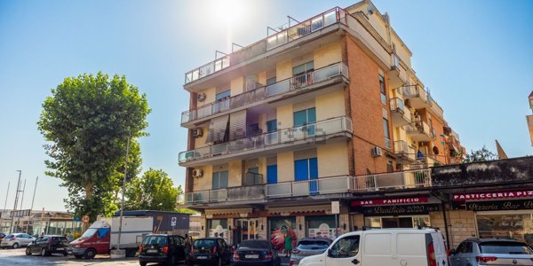 appartamento in vendita a Pomezia in zona Torvaianica