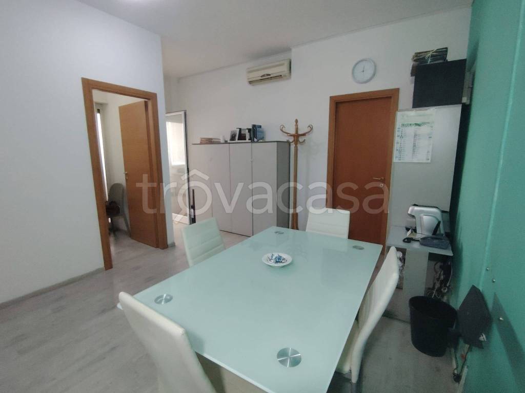 appartamento in vendita a Pomezia in zona Campo Bello