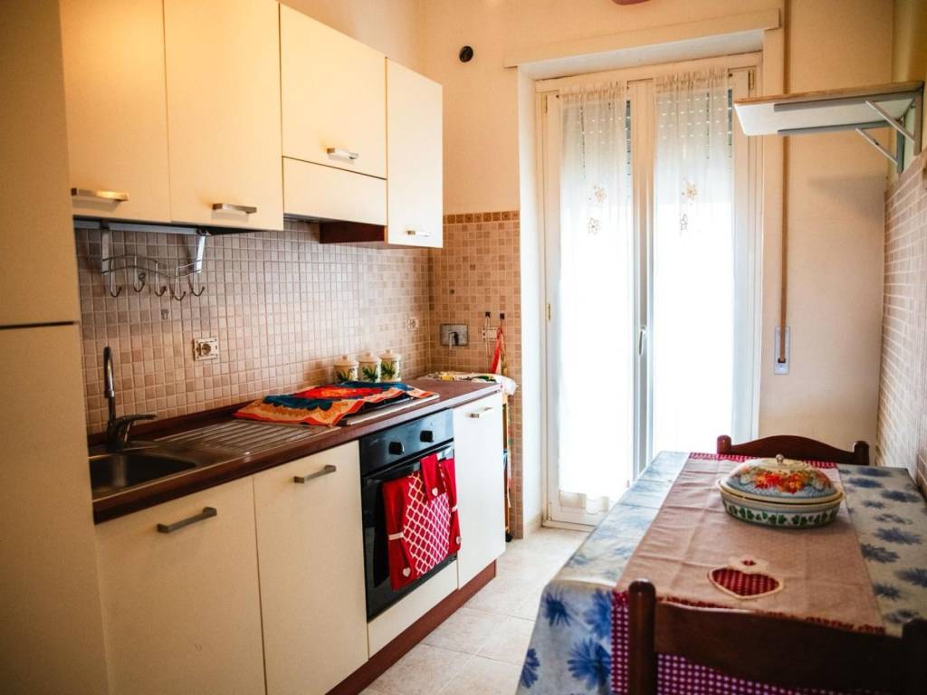 appartamento in vendita a Pomezia in zona Torvaianica