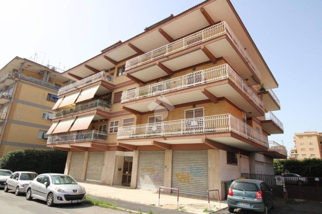 appartamento in vendita a Pomezia