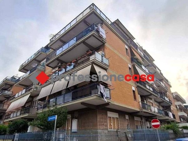 appartamento in vendita a Pomezia in zona Torvaianica