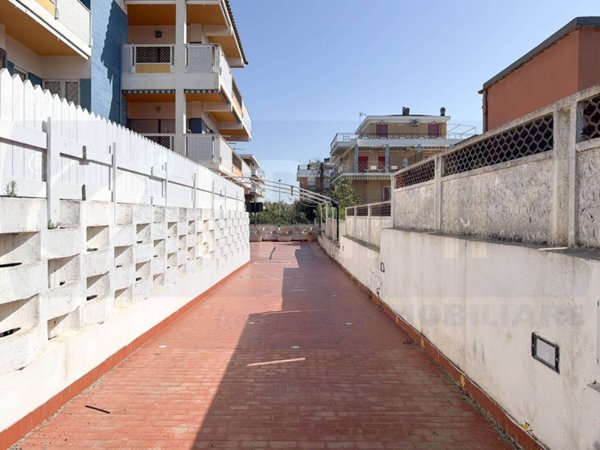 appartamento in vendita a Pomezia in zona Torvaianica