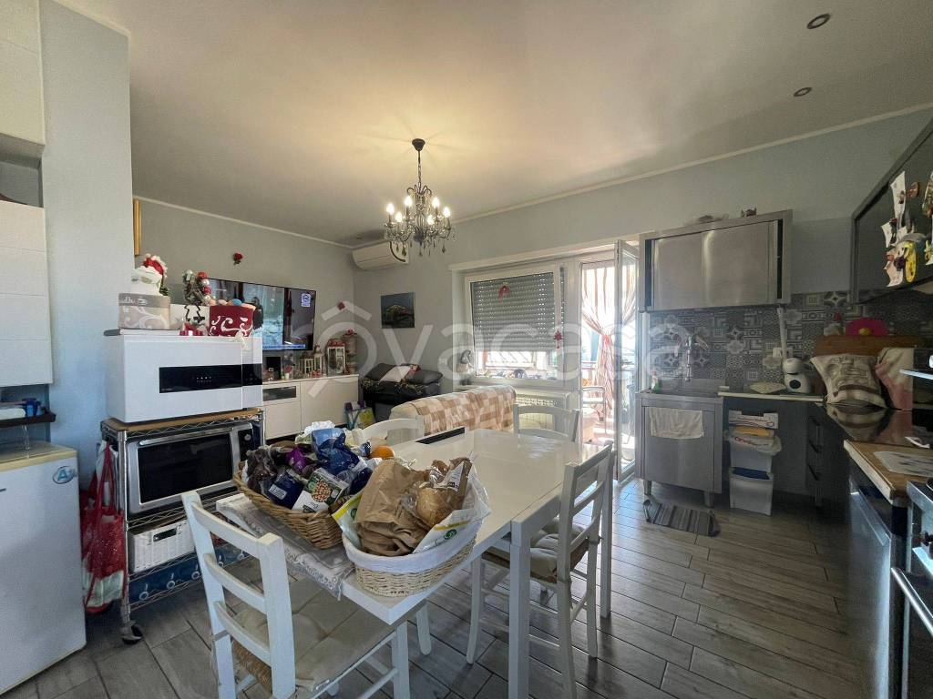 appartamento in vendita a Pomezia in zona Torvaianica