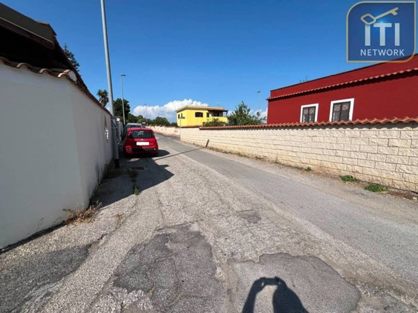 casa indipendente in vendita a Pomezia in zona Campo Jemini