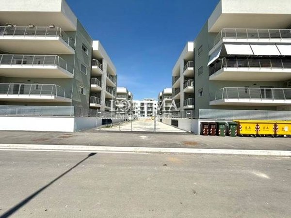 appartamento in vendita a Pomezia in zona Pratica di Mare