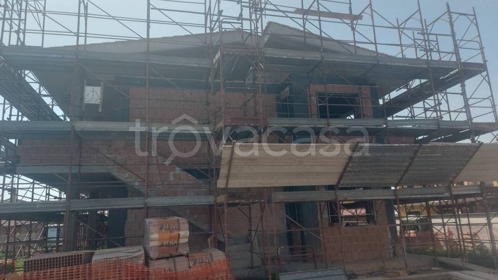 appartamento in vendita a Pomezia in zona Torvaianica