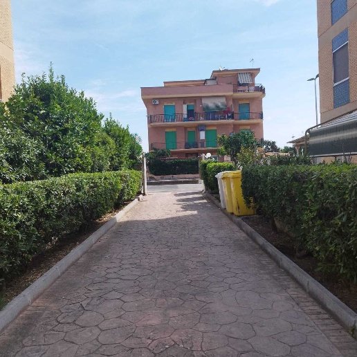 appartamento in vendita a Pomezia in zona Torvaianica