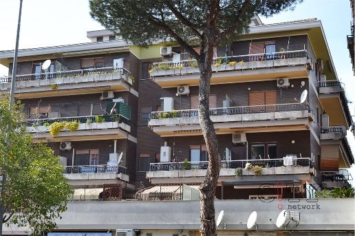 appartamento in vendita a Pomezia in zona Campo Bello