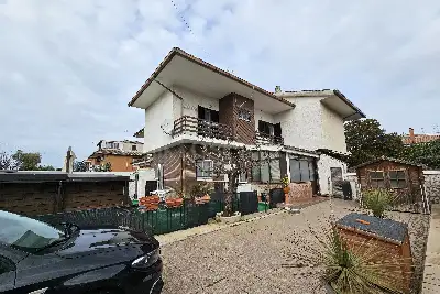 villa in vendita a Pomezia