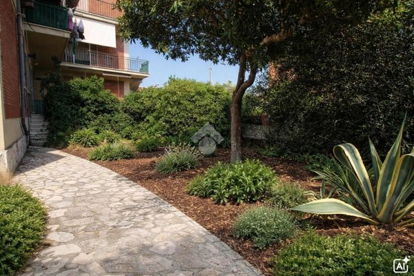 appartamento in vendita a Pomezia in zona Torvaianica