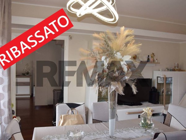 appartamento in vendita a Pomezia in zona Campo Bello
