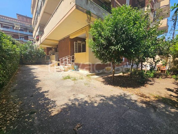 appartamento in vendita a Pomezia in zona Torvaianica
