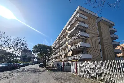 appartamento in vendita a Pomezia in zona Campo Bello
