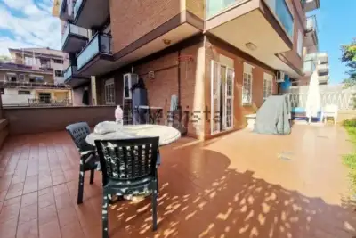 casa indipendente in vendita a Pomezia in zona Torvaianica