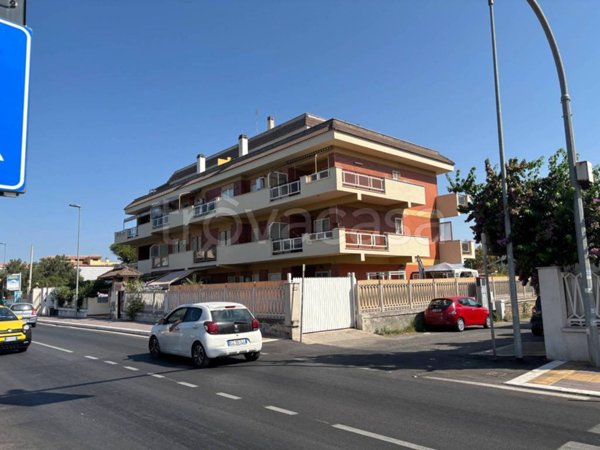 appartamento in vendita a Pomezia in zona Torvaianica