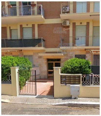 appartamento in vendita a Pomezia in zona Torvaianica