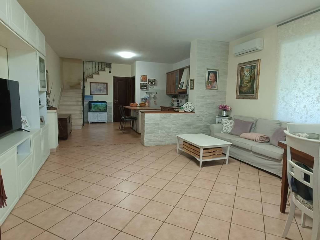 appartamento in vendita a Pomezia
