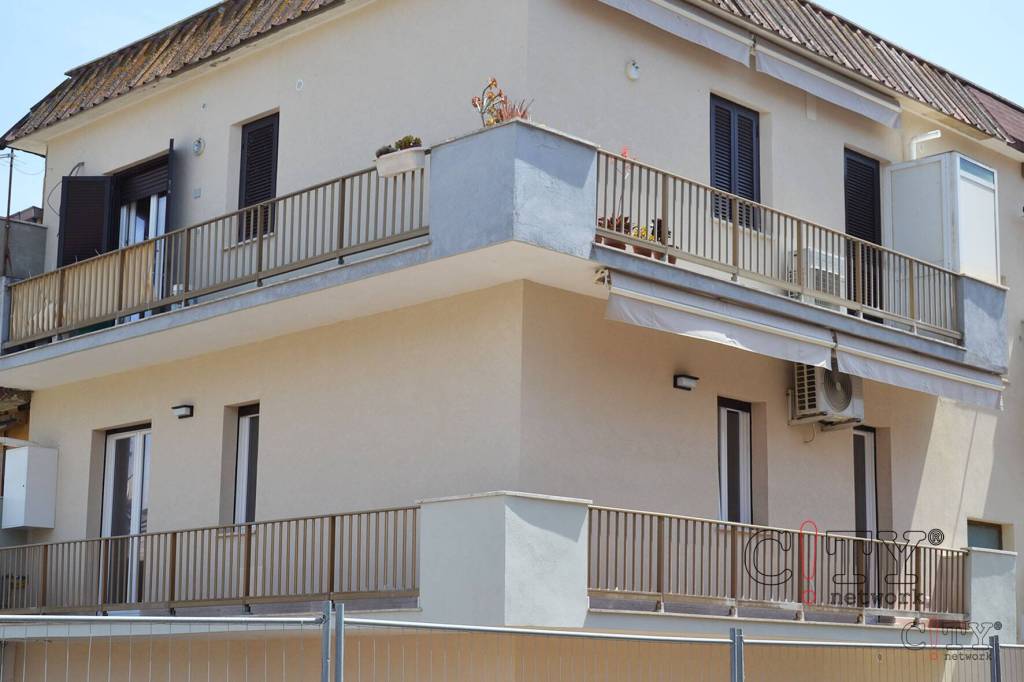 appartamento in vendita a Pomezia in zona Torvaianica