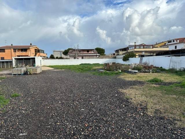 terreno agricolo in vendita a Pomezia in zona Pratica di Mare