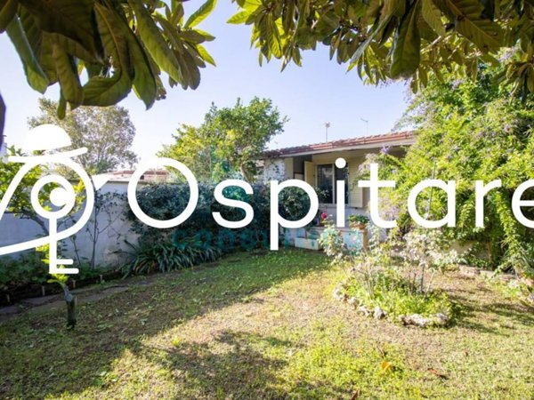 casa indipendente in vendita a Pomezia in zona Torvaianica