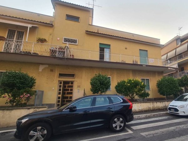 appartamento in vendita a Pomezia in zona Campo Bello