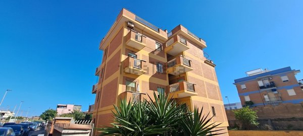 appartamento in vendita a Pomezia in zona Torvaianica