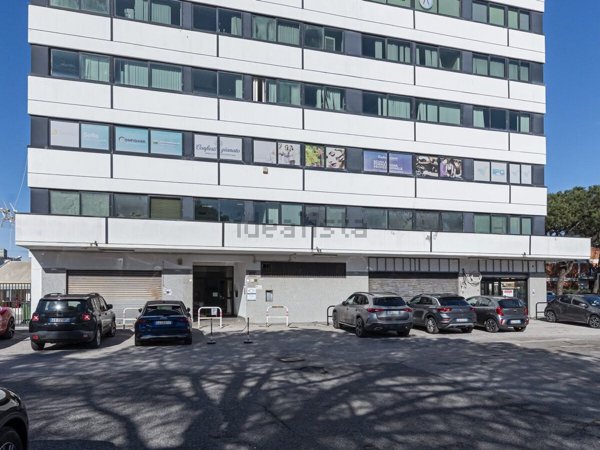 ufficio in vendita a Pomezia in zona Campo Bello