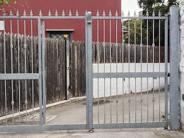 casa indipendente in vendita a Pomezia in zona Torvaianica