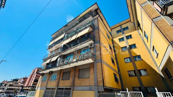 appartamento in vendita a Pomezia in zona Campo Bello