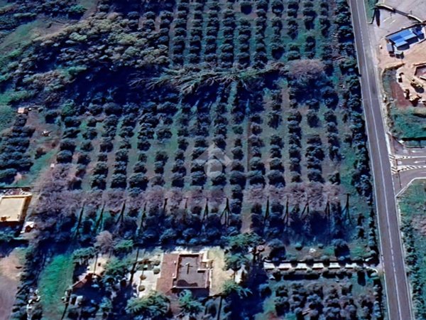 terreno in vendita a Pomezia