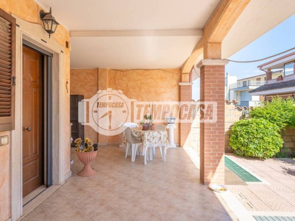 casa indipendente in vendita a Pomezia in zona Viceré