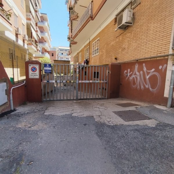 box auto in vendita a Pomezia