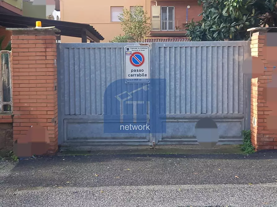 box auto in vendita a Pomezia in zona Torvaianica