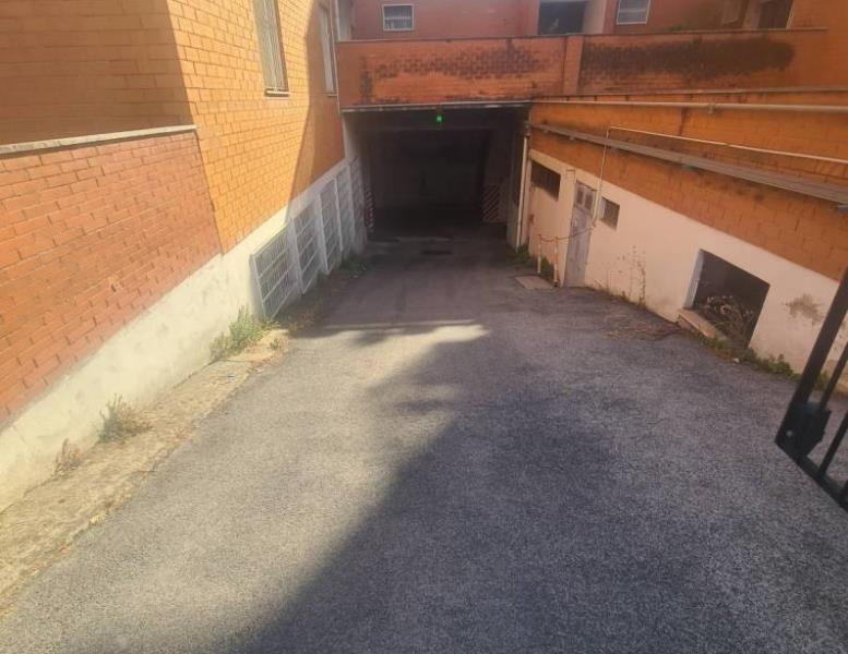 box auto in vendita a Pomezia in zona Campo Bello