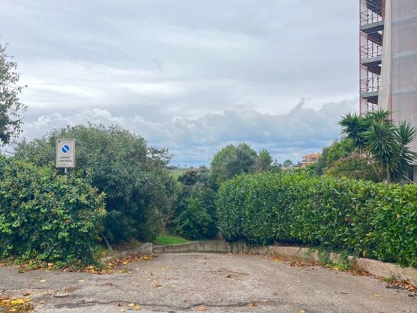 box auto in vendita a Pomezia