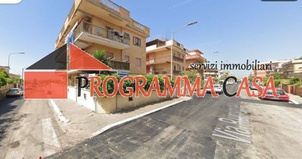 box auto in vendita a Pomezia in zona Torvaianica